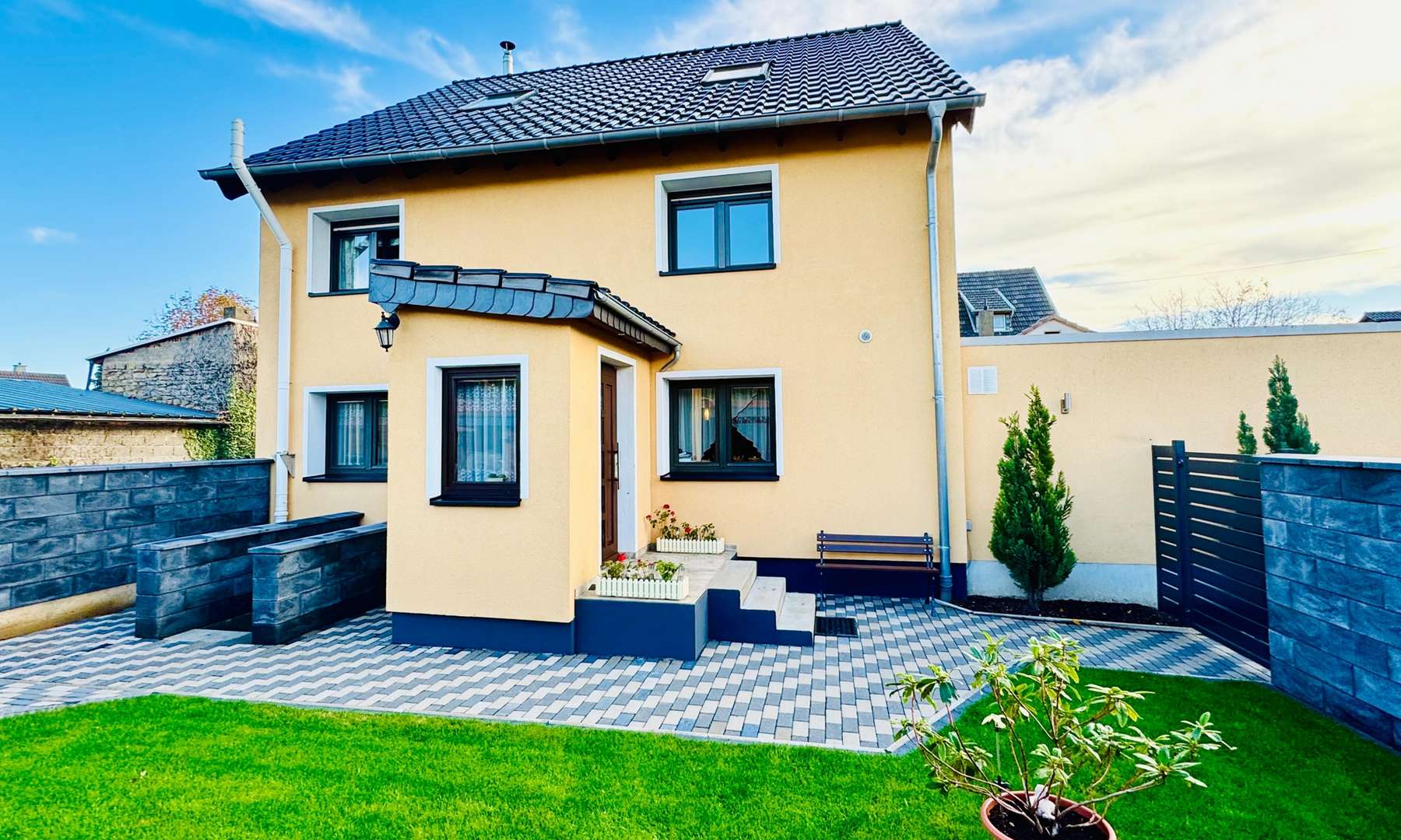 Vorderansicht - Einfamilienhaus in 53902 Bad Münstereifel / Iversheim mit 123m² kaufen