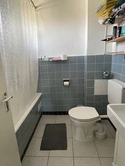 Badezimmer - Etagenwohnung in 50739 Köln / Bilderstöckchen mit 52m² als Kapitalanlage kaufen