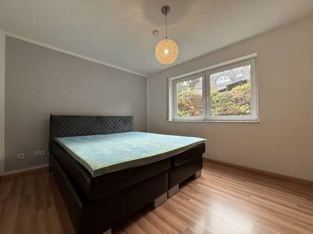 Schlafzimmer - Maisonette-Wohnung in 51503 Rösrath mit 89m² kaufen