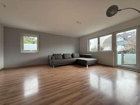 Wohnzimmer - Maisonette-Wohnung in 51503 Rösrath mit 89m² kaufen