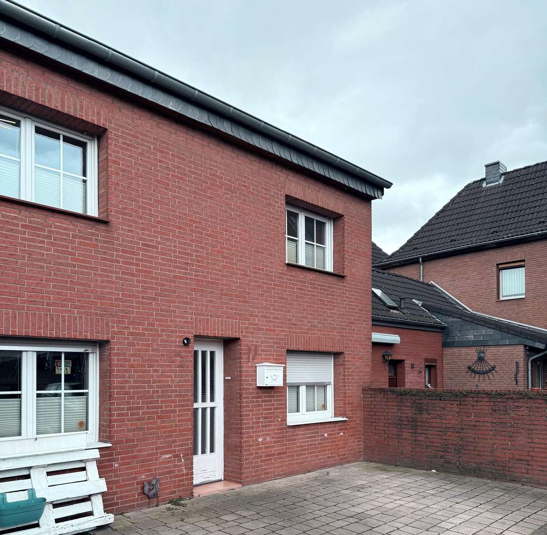 Vorderansicht - Einfamilienhaus in 50769 Köln / Worringen mit 90m² kaufen