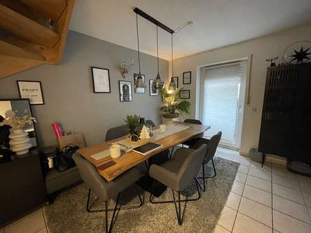 Essbereich - Mehrfamilienhaus in 53721 Siegburg mit 962m² als Kapitalanlage kaufen