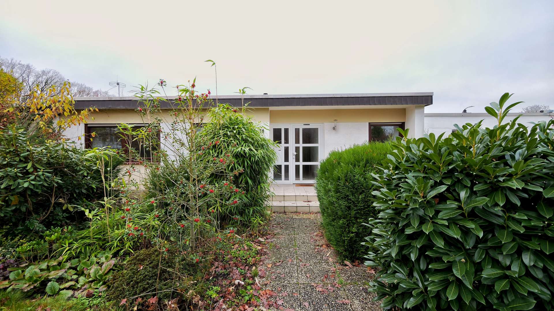 Front - Bungalow in 53757 Sankt Augustin / Hangelar mit 119m² kaufen