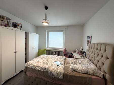 Schlafzimmer 1 - Wohnanlage in 52080 Aachen - Verlautenheide mit 121m² als Kapitalanlage kaufen