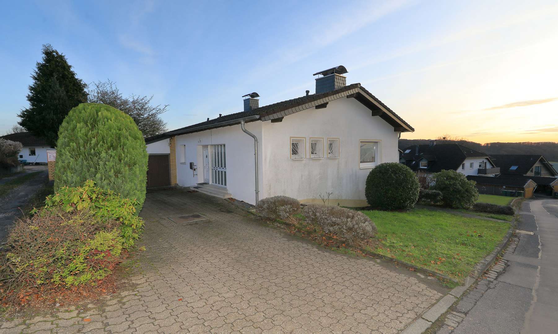 Vorderansicht - Einfamilienhaus in 51515 Kürten-Biesfeld mit 128m² kaufen