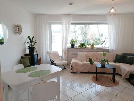 Wohnzimmer Wohnzimmer - Etagenwohnung in 50859 Köln / Widdersdorf mit 54m² kaufen