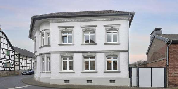 Vorderansicht - Erdgeschosswohnung in 53844 Troisdorf mit 149m² kaufen