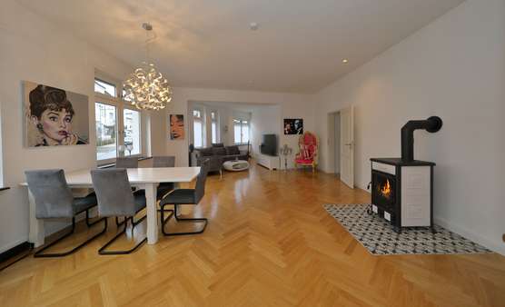 Wohnzimmer - Erdgeschosswohnung in 53844 Troisdorf mit 149m² kaufen