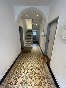 Eingangsbereich Dillenburger Str. 10 - Mehrfamilienhaus in 51105 Köln mit 204m² als Kapitalanlage kaufen