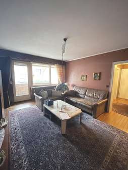 Wohnzimmer - Erdgeschosswohnung in 51067 Köln mit 69m² kaufen