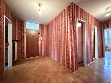 Flur - Etagenwohnung in 50969 Köln / Zollstock mit 90m² kaufen