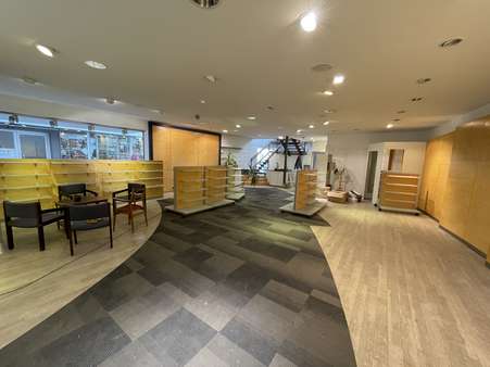 Verkaufsfläche - Einzelhandelsladen in 51465 Bergisch Gladbach mit 228m² mieten