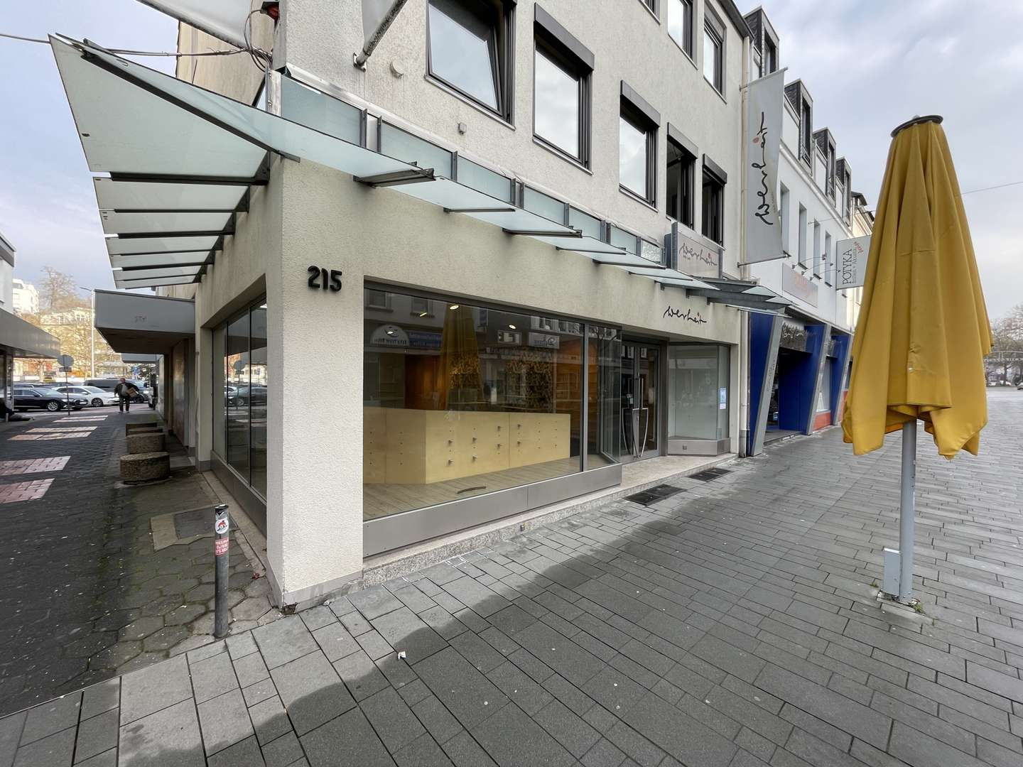 Eckladen-Ansicht - Einzelhandelsladen in 51465 Bergisch Gladbach mit 228m² mieten