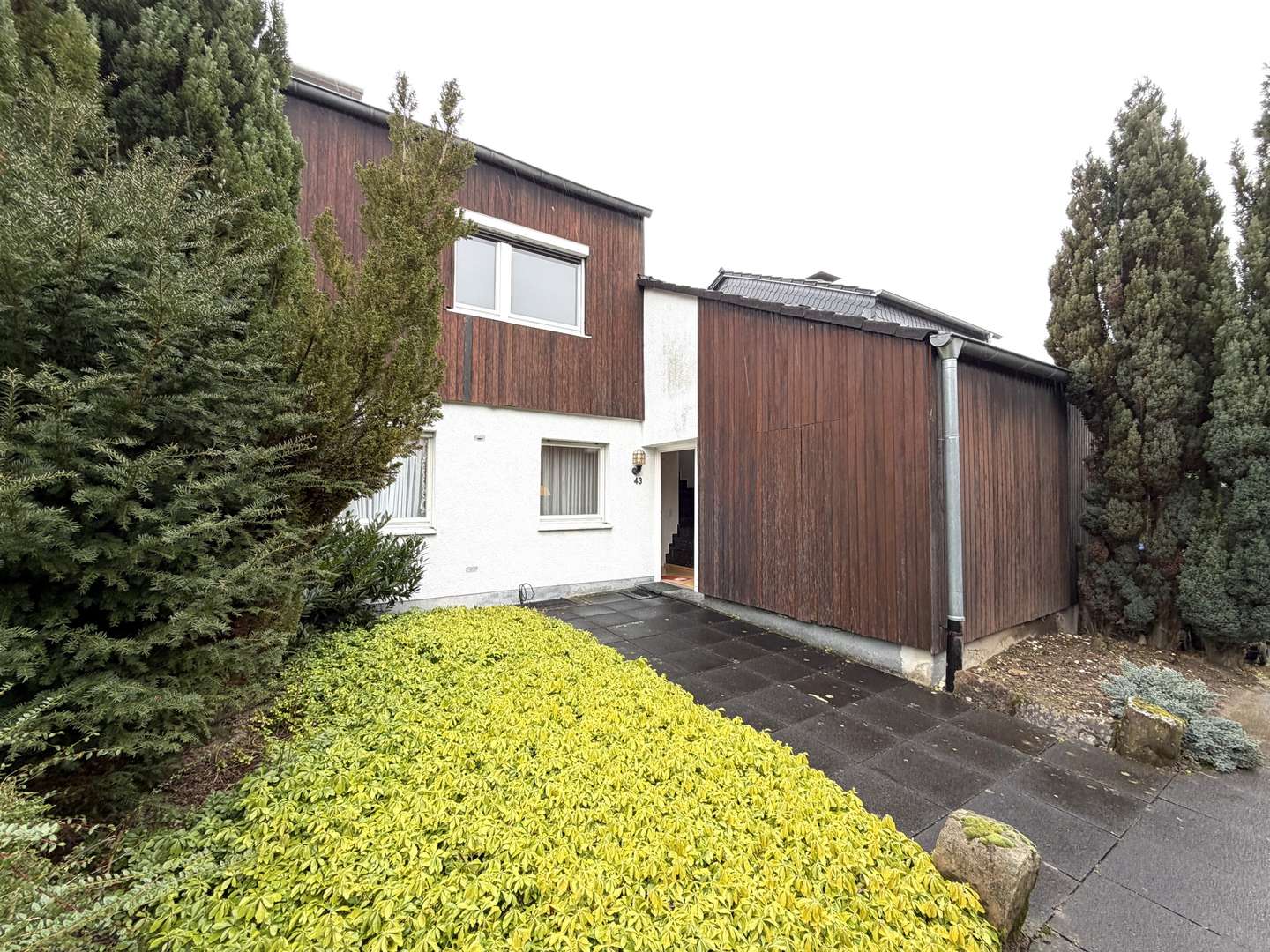 Außenfoto Vorne Außenfoto Vorne - Reihenmittelhaus in 53177 Bonn mit 114m² kaufen