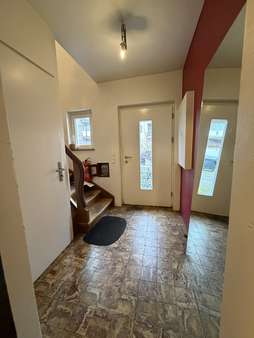 Diele - Mehrfamilienhaus in 51107 Köln / Ostheim mit 179m² als Kapitalanlage kaufen