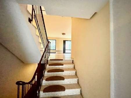 Treppe - Reihenmittelhaus in 53117 Bonn mit 200m² kaufen