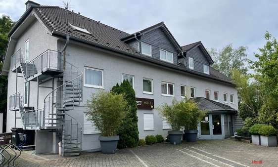 Ansicht Hotel - Mehrfamilienhaus in 51147 Köln - Porz-Grengel mit 2773m² als Kapitalanlage günstig kaufen