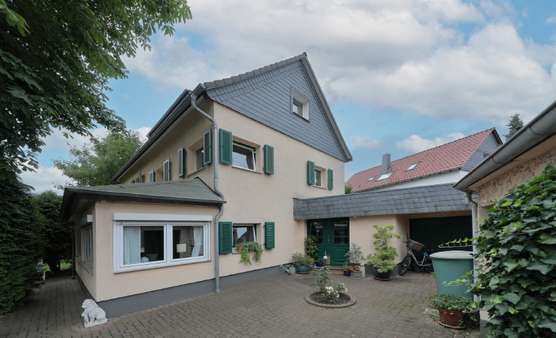Außenansicht - Einfamilienhaus in 51061 Köln - Höhenhaus mit 240m² günstig kaufen