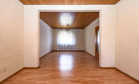 Zimmer u. Ankleide - Doppelhaushälfte in 50999 Köln - Sürth mit 110m² günstig kaufen