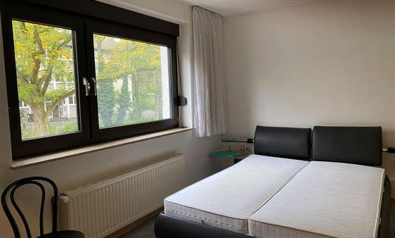 Schlafzimmer - Reihenmittelhaus in 51065 Köln - Buchforst mit 101m² günstig kaufen