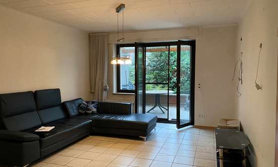 Wohnzimmer - Reihenmittelhaus in 51065 Köln - Buchforst mit 101m² günstig kaufen