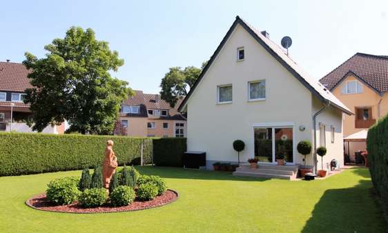 Rückansicht - Einfamilienhaus in 50259 Pulheim - Stommeln mit 98m² günstig kaufen