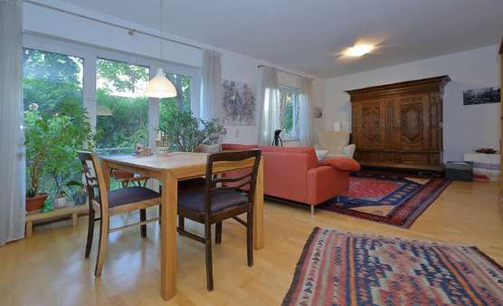Wohnzimmer - Maisonette-Wohnung in 50676 Köln - Altstadt-Süd mit 89m² günstig kaufen