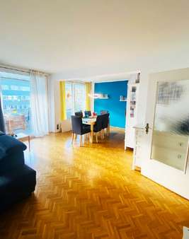 Wohnzimmer - Wohnung in 50999 Köln - Weiß mit 108m² kaufen