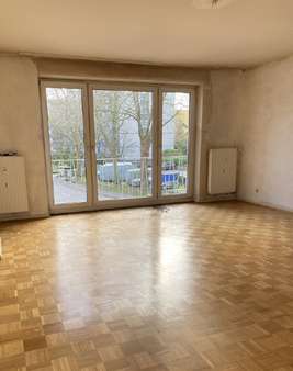 Wohnzimmer - Zins in 50858 Köln - Weiden mit 57m² als Kapitalanlage kaufen