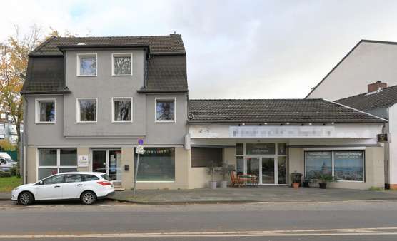 Straßenansicht - Wohn- / Geschäftshaus in 51145 Köln - Porz Urbach mit 175m² als Kapitalanlage kaufen