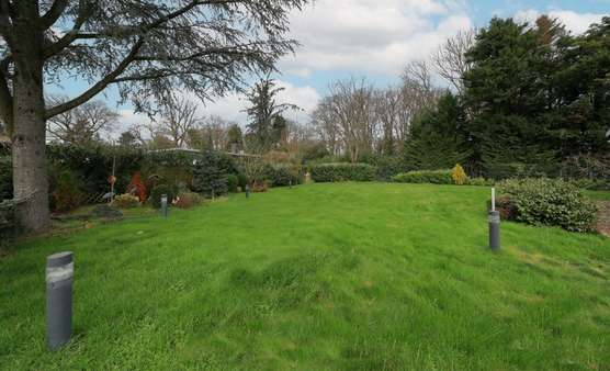 Garten - Einfamilienhaus in 50996 Köln - Hahnwald mit 194m² kaufen