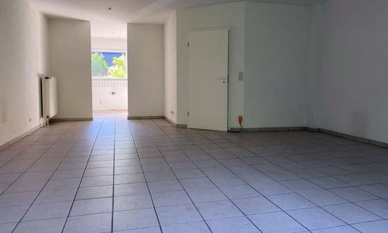 Wohn- und Esszimmer - Doppelhaushälfte in 50374 Erftstadt - Kierdorf mit 116m² kaufen