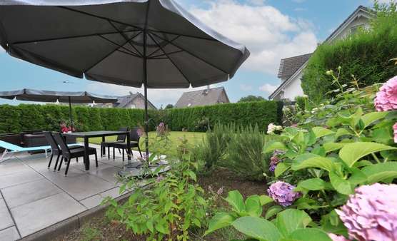 Terrasse und Garten - Einfamilienhaus in 47877 Willich - Neersen mit 165m² kaufen