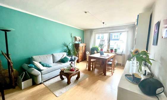 Wohnzimmer - Mehrfamilienhaus in 50733 Köln - Nippes mit 661m² als Kapitalanlage kaufen