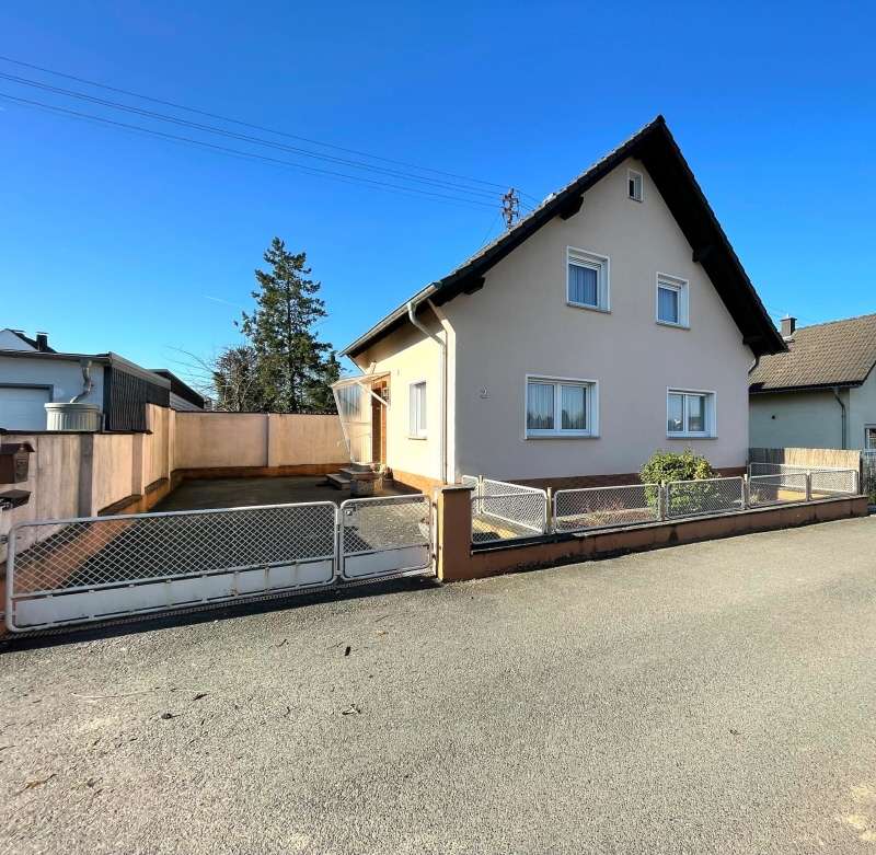 Vorderansicht - Einfamilienhaus in 53332 Bornheim - Hersel mit 95m² kaufen