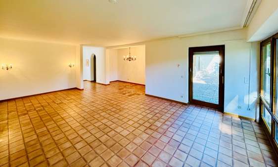Wohn-Esszimmer - Erdgeschosswohnung in 53177 Bonn - Bad Godesberg-Schweinheim mit 144m² kaufen