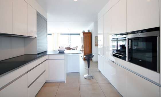 Offene Einbauküche - Etagenwohnung in 53604 Bad Honnef - Rhöndorf mit 162m² kaufen