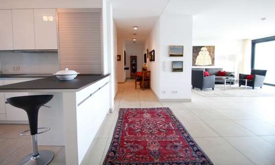 Offene Küche zum Wohn-Essbereich - Etagenwohnung in 53604 Bad Honnef - Rhöndorf mit 162m² kaufen
