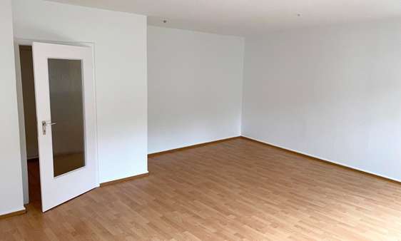 Wohn-Esszimmer - Etagenwohnung in 53129 Bonn - Kessenich mit 70m² günstig kaufen