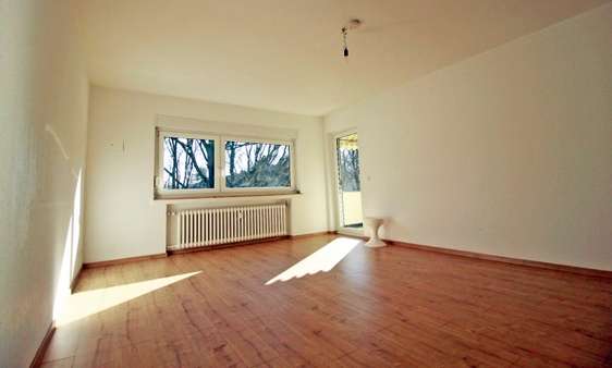 Wohnzimmer - Wohnung in 53179 Bonn - Lannesdorf mit 72m² günstig kaufen