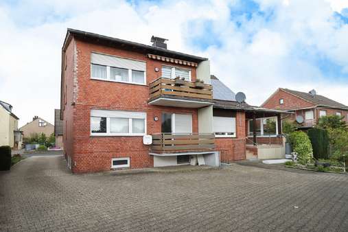 Rückwärtige Ansicht - Doppelhaushälfte in 52511 Geilenkirchen mit 125m² als Kapitalanlage kaufen