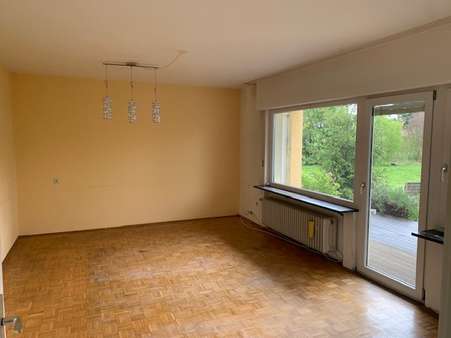 Wohnzimmer Erdgeschoss - Zweifamilienhaus in 88339 Bad Waldsee mit 280m² kaufen