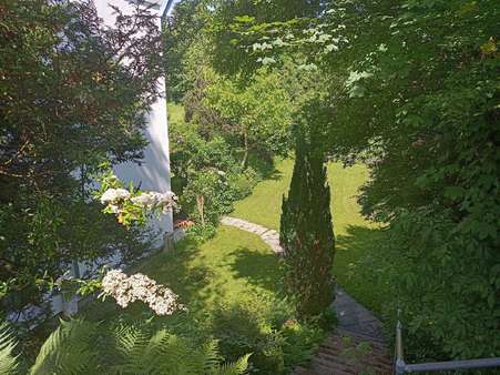 Blick in den Garten - Einfamilienhaus in 88099 Neukirch mit 190m² kaufen