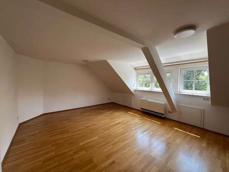 Wohnzimmer DG Wohnzimmer DG - Wohn- / Geschäftshaus in 88299 Leutkirch im Allgäu mit 231m² kaufen