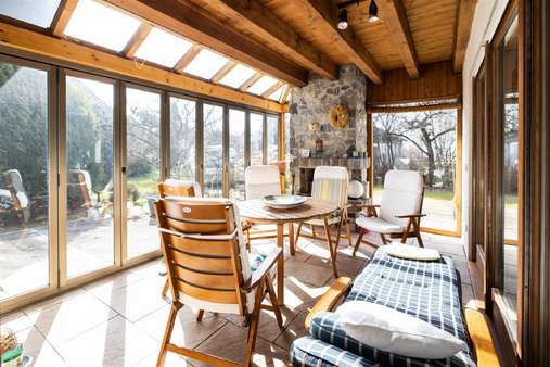 Wintergarten mit offenem Kamin - Einfamilienhaus in 88410 Bad Wurzach mit 200m² günstig kaufen