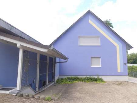 Haus von vorne - Einfamilienhaus in 79238 Ehrenkirchen mit 161m² kaufen