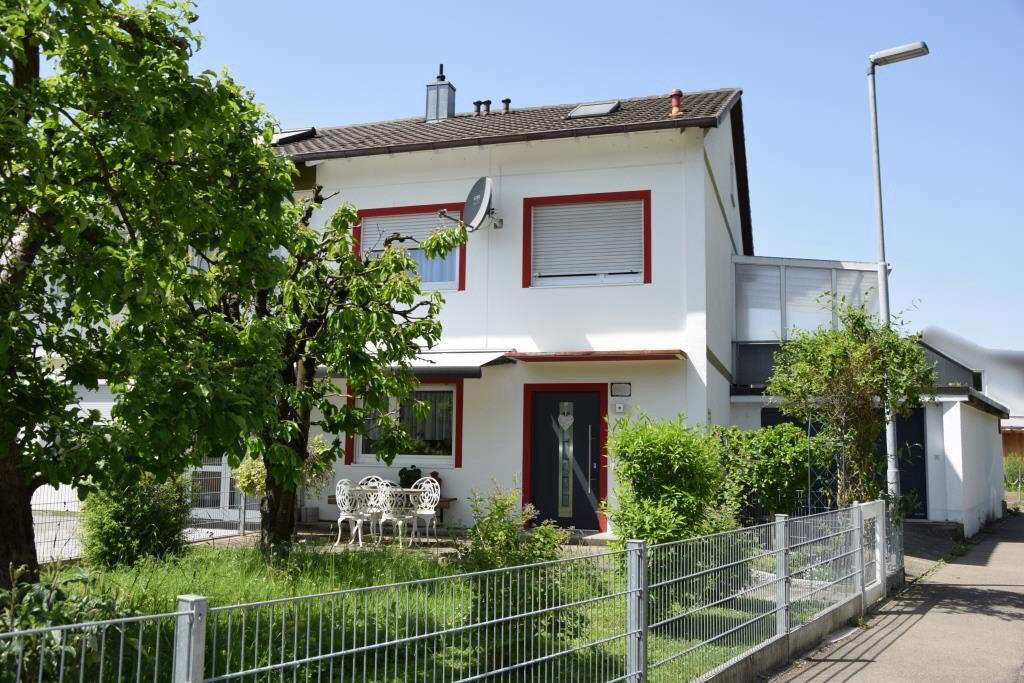 Haus von außen - Einfamilienhaus in 79206 Breisach am Rhein mit 115m² kaufen