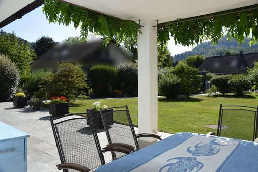 Überdachte Terrasse - Einfamilienhaus in 79295 Sulzburg mit 231m² kaufen