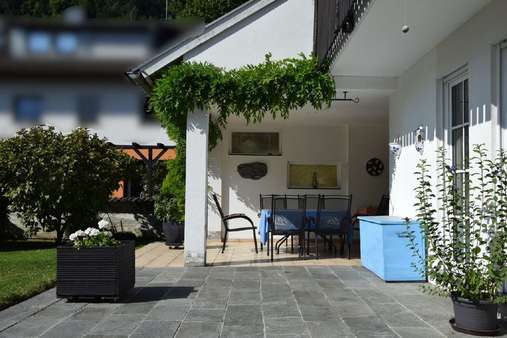 Überdachte Terrasse - Einfamilienhaus in 79295 Sulzburg mit 231m² kaufen