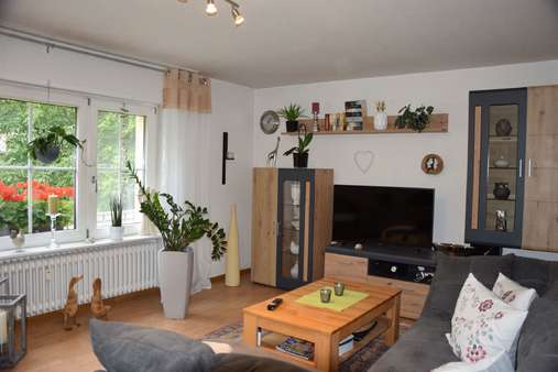 Wohnzimmer/Gartengeschoss Wohnzimmer/Gartengeschoss - Zweifamilienhaus in 79244 Münstertal/Schwarzwald mit 207m² kaufen